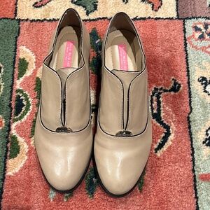 Isaac Mizrahi Women's Tan Slip on Leather Loafers size 9